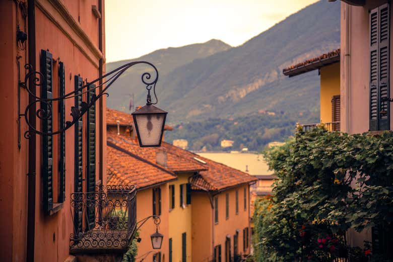 Admire the beautiful village of Bellagio